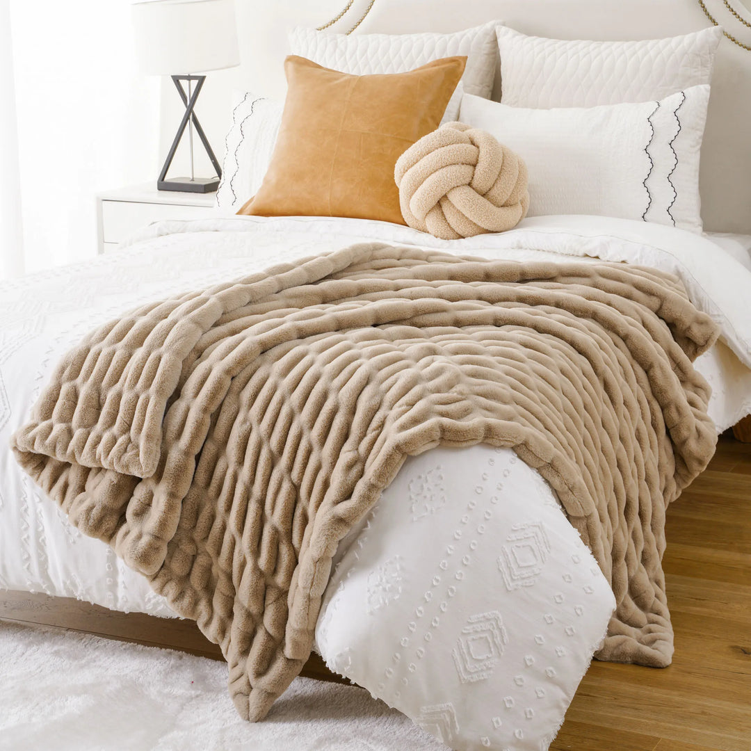 Luxurious Faux Rabbit Fur Blanket Throw