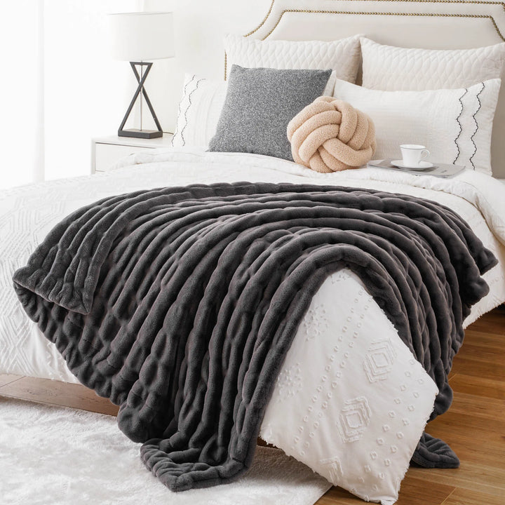 Luxurious Faux Rabbit Fur Blanket Throw